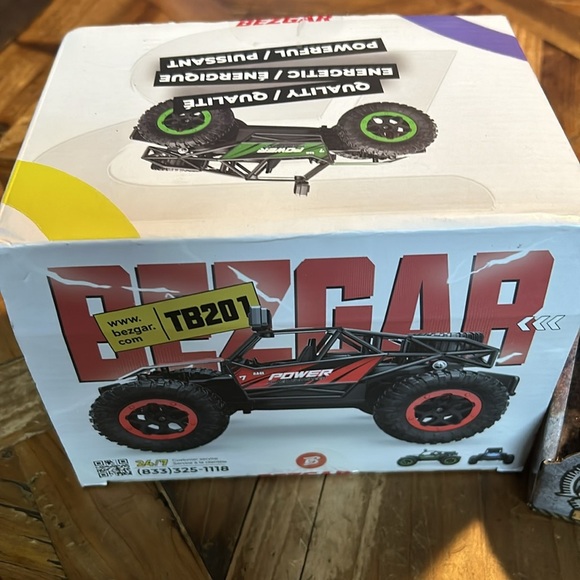 2items Overland Conqueror Remote Control Vehicle & Bezgar Vehicle - Picture 2 of 3